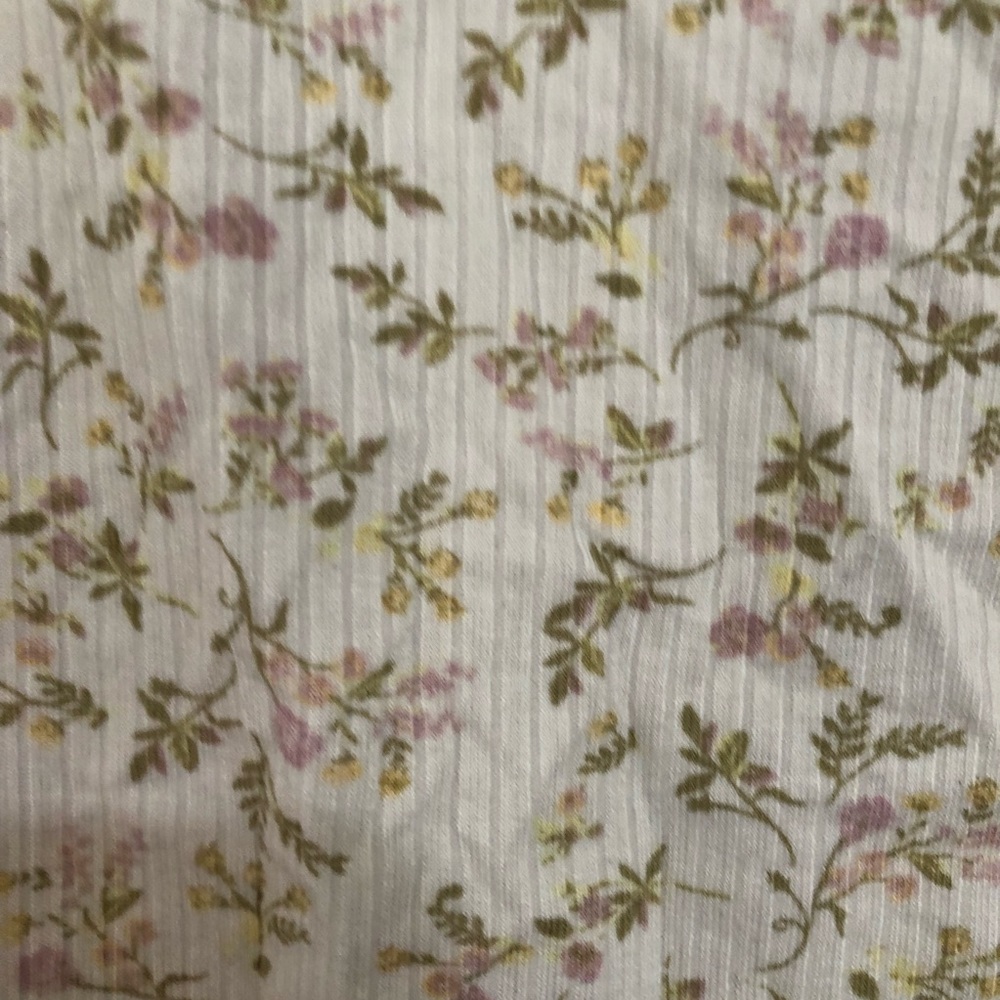 🔴Wild Fable floral Stretchy Crop  top. Scrunched sides short sleeves. Size XL. - Picture 4 of 14